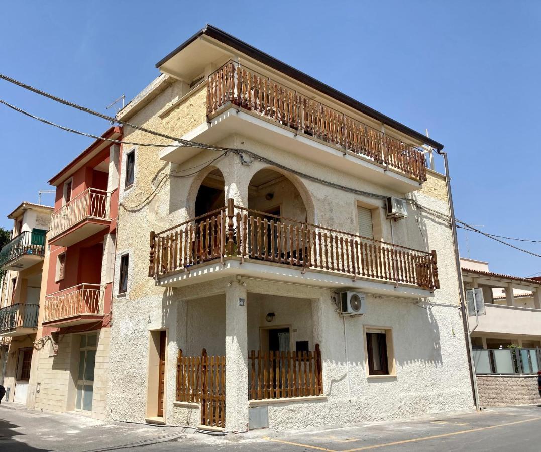Noemi Villa Agnone Bagni Buitenkant foto